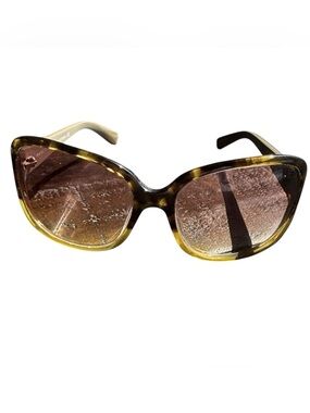 Stylish Tortoiseshell Sunglasses